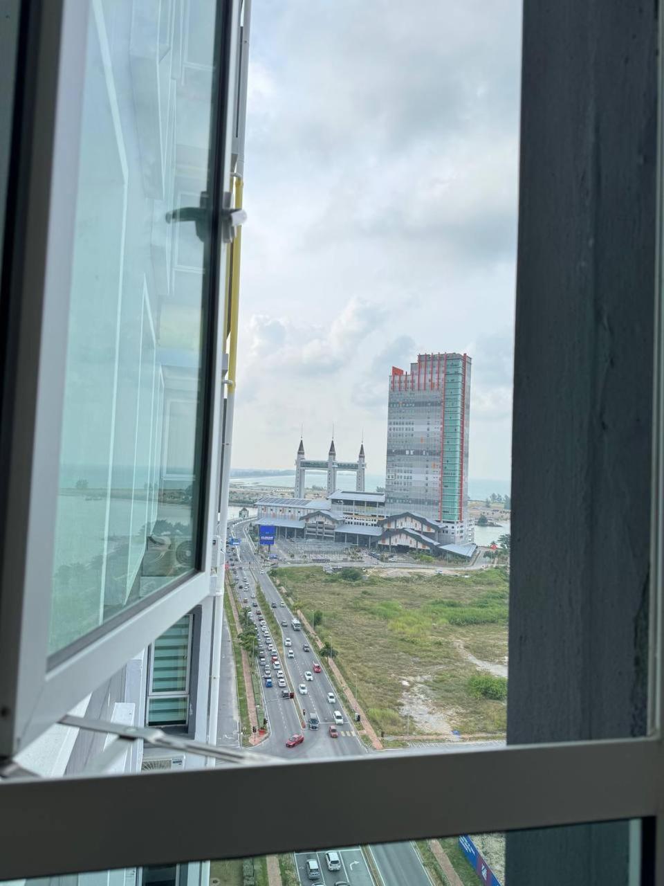 D'Ciella Homes- Sea View, Drawbridge & Ktcc Mall 쿠알라트렝가누 외부 사진