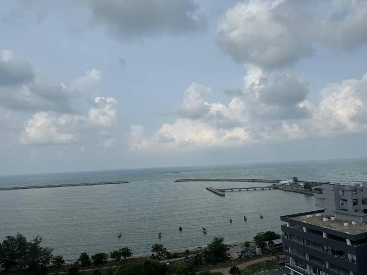 D'Ciella Homes- Sea View, Drawbridge & Ktcc Mall 쿠알라트렝가누 외부 사진